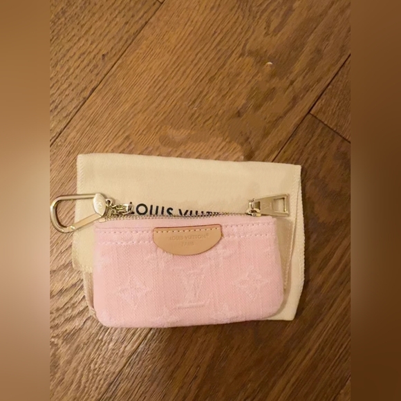 Louis Vuitton Pink Monogram Key Pouch - Picture 1 of 11